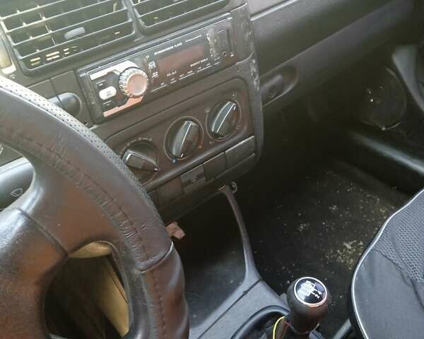 Черный Фольксваген Гольф, объемом двигателя 1.9 л и пробегом 186 тыс. км за 3000 $, фото 1 на Automoto.ua