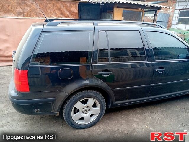 Черный Фольксваген Гольф, объемом двигателя 1.4 л и пробегом 277 тыс. км за 3500 $, фото 1 на Automoto.ua