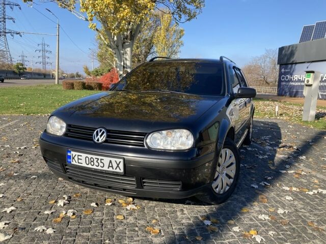 Черный Фольксваген Гольф, объемом двигателя 1.6 л и пробегом 317 тыс. км за 4900 $, фото 1 на Automoto.ua