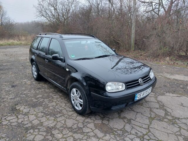 Черный Фольксваген Гольф, объемом двигателя 1.6 л и пробегом 245 тыс. км за 3950 $, фото 1 на Automoto.ua