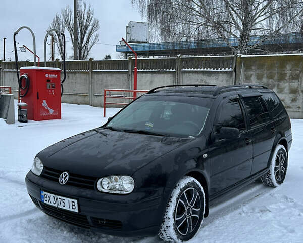 Черный Фольксваген Гольф, объемом двигателя 1.6 л и пробегом 260 тыс. км за 3750 $, фото 1 на Automoto.ua