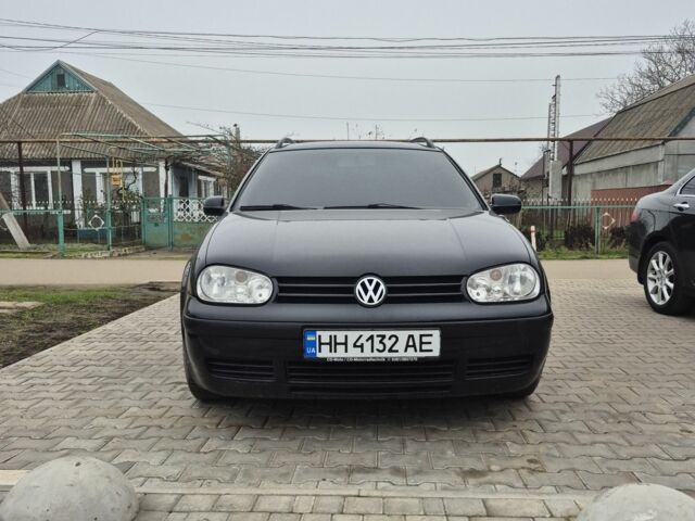 Черный Фольксваген Гольф, объемом двигателя 1.4 л и пробегом 176 тыс. км за 5500 $, фото 1 на Automoto.ua