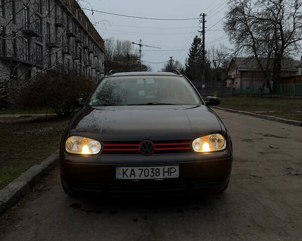 Черный Фольксваген Гольф, объемом двигателя 1.6 л и пробегом 255 тыс. км за 4150 $, фото 1 на Automoto.ua