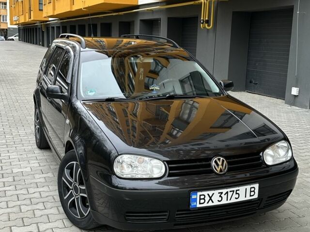 Черный Фольксваген Гольф, объемом двигателя 1.6 л и пробегом 240 тыс. км за 3450 $, фото 1 на Automoto.ua