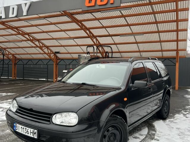 Черный Фольксваген Гольф, объемом двигателя 1.6 л и пробегом 260 тыс. км за 3550 $, фото 1 на Automoto.ua