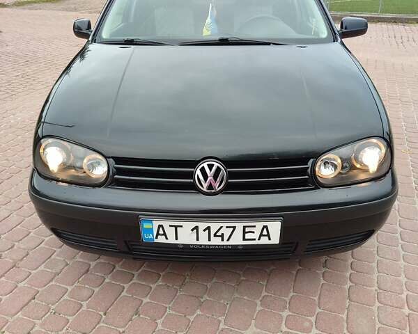 Черный Фольксваген Гольф, объемом двигателя 1.6 л и пробегом 232 тыс. км за 4800 $, фото 1 на Automoto.ua