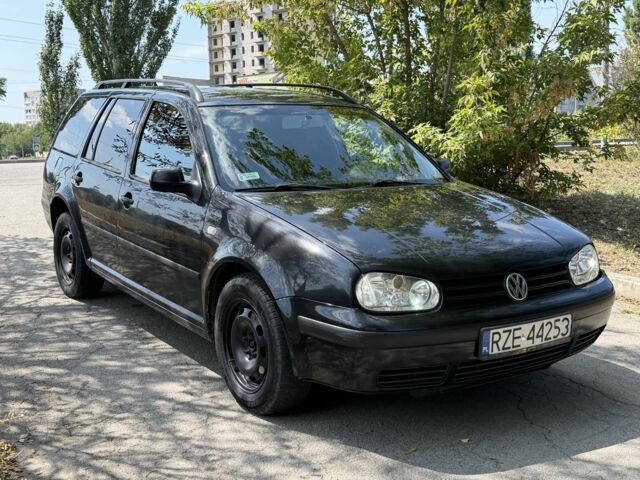 Черный Фольксваген Гольф, объемом двигателя 1.9 л и пробегом 350 тыс. км за 2357 $, фото 1 на Automoto.ua