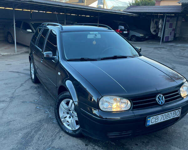 Черный Фольксваген Гольф, объемом двигателя 1.6 л и пробегом 280 тыс. км за 3700 $, фото 1 на Automoto.ua