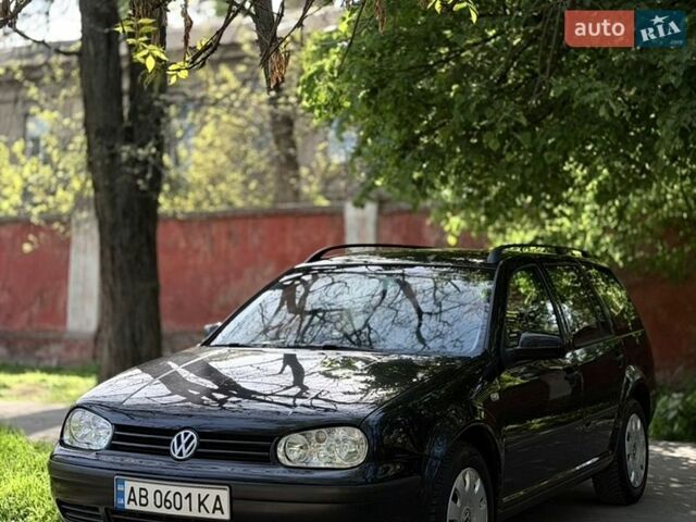 Черный Фольксваген Гольф, объемом двигателя 1.39 л и пробегом 290 тыс. км за 3650 $, фото 1 на Automoto.ua