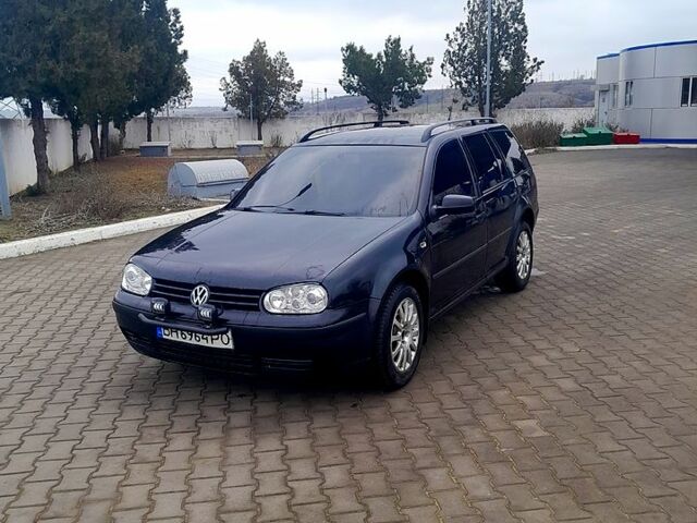 Черный Фольксваген Гольф, объемом двигателя 1.9 л и пробегом 400 тыс. км за 3599 $, фото 1 на Automoto.ua
