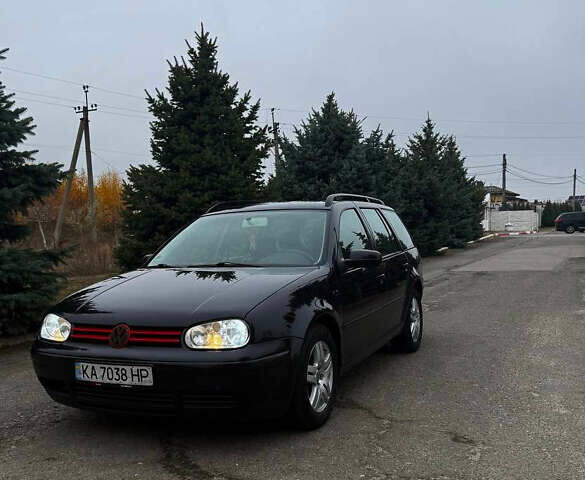 Черный Фольксваген Гольф, объемом двигателя 1.6 л и пробегом 252 тыс. км за 4500 $, фото 1 на Automoto.ua