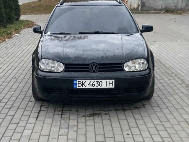 Черный Фольксваген Гольф, объемом двигателя 1.9 л и пробегом 273 тыс. км за 4999 $, фото 1 на Automoto.ua