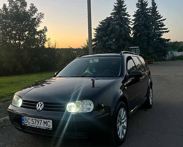Черный Фольксваген Гольф, объемом двигателя 1.39 л и пробегом 232 тыс. км за 3300 $, фото 1 на Automoto.ua