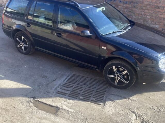 Черный Фольксваген Гольф, объемом двигателя 1.9 л и пробегом 350 тыс. км за 4900 $, фото 1 на Automoto.ua