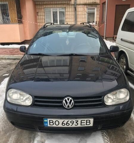 Черный Фольксваген Гольф, объемом двигателя 1.6 л и пробегом 294 тыс. км за 4200 $, фото 1 на Automoto.ua