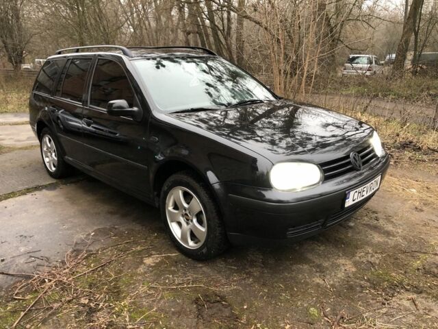 Черный Фольксваген Гольф, объемом двигателя 1.6 л и пробегом 285 тыс. км за 4000 $, фото 1 на Automoto.ua