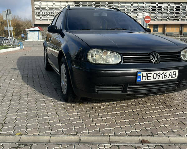 Черный Фольксваген Гольф, объемом двигателя 1.6 л и пробегом 251 тыс. км за 4300 $, фото 1 на Automoto.ua