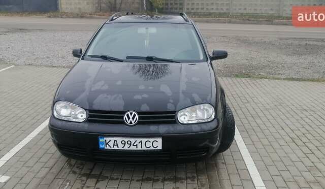 Черный Фольксваген Гольф, объемом двигателя 1.6 л и пробегом 269 тыс. км за 4600 $, фото 1 на Automoto.ua