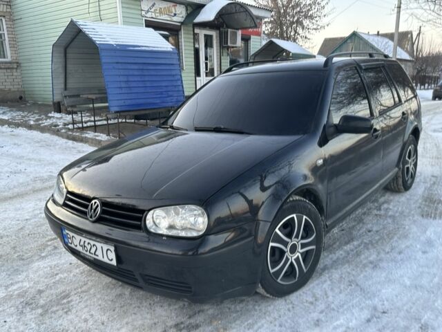 Черный Фольксваген Гольф, объемом двигателя 1.4 л и пробегом 200 тыс. км за 3799 $, фото 1 на Automoto.ua