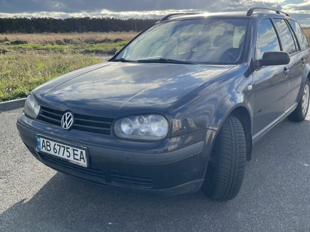 Черный Фольксваген Гольф, объемом двигателя 1.9 л и пробегом 400 тыс. км за 2500 $, фото 1 на Automoto.ua