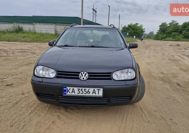 Черный Фольксваген Гольф, объемом двигателя 1.9 л и пробегом 445 тыс. км за 4800 $, фото 1 на Automoto.ua
