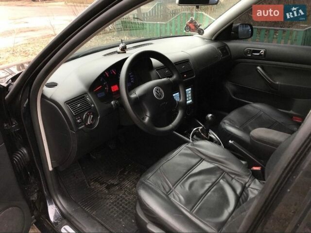 Чорний Фольксваген Гольф, об'ємом двигуна 1.6 л та пробігом 275 тис. км за 4000 $, фото 1 на Automoto.ua