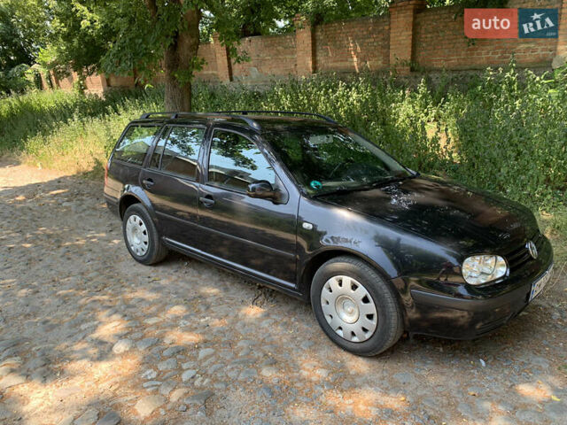Черный Фольксваген Гольф, объемом двигателя 1.39 л и пробегом 237 тыс. км за 4200 $, фото 1 на Automoto.ua