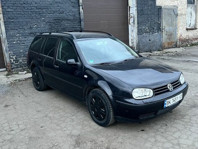 Черный Фольксваген Гольф, объемом двигателя 1.6 л и пробегом 168 тыс. км за 2600 $, фото 1 на Automoto.ua