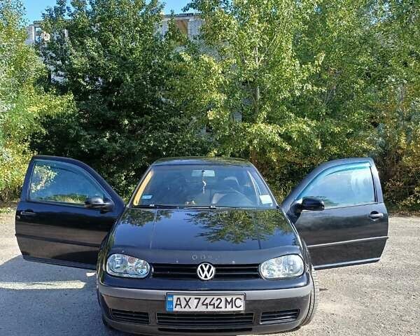 Чорний Фольксваген Гольф, об'ємом двигуна 1.6 л та пробігом 217 тис. км за 3900 $, фото 1 на Automoto.ua