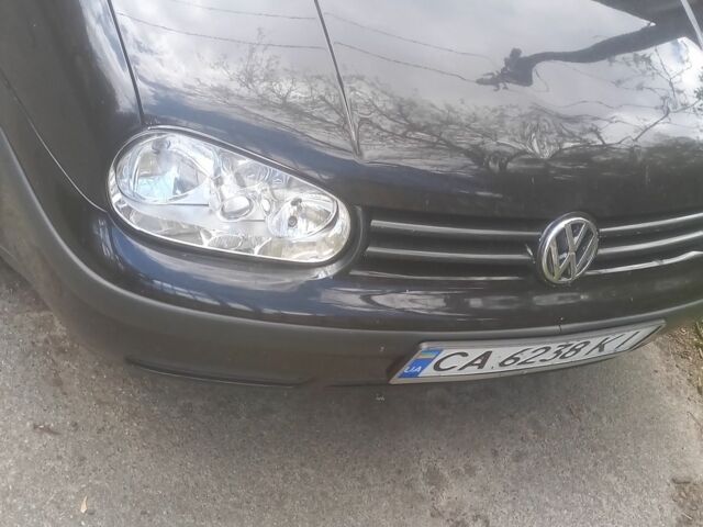 Черный Фольксваген Гольф, объемом двигателя 1.9 л и пробегом 400 тыс. км за 1500 $, фото 1 на Automoto.ua