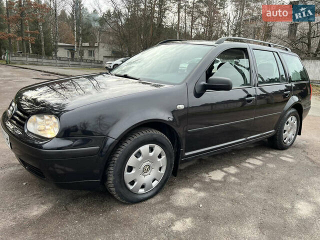 Черный Фольксваген Гольф, объемом двигателя 1.6 л и пробегом 241 тыс. км за 3750 $, фото 1 на Automoto.ua
