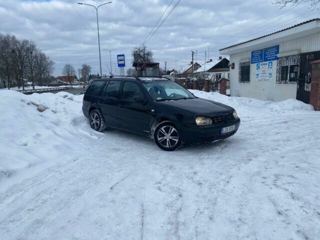 Черный Фольксваген Гольф, объемом двигателя 1.9 л и пробегом 300 тыс. км за 1849 $, фото 1 на Automoto.ua