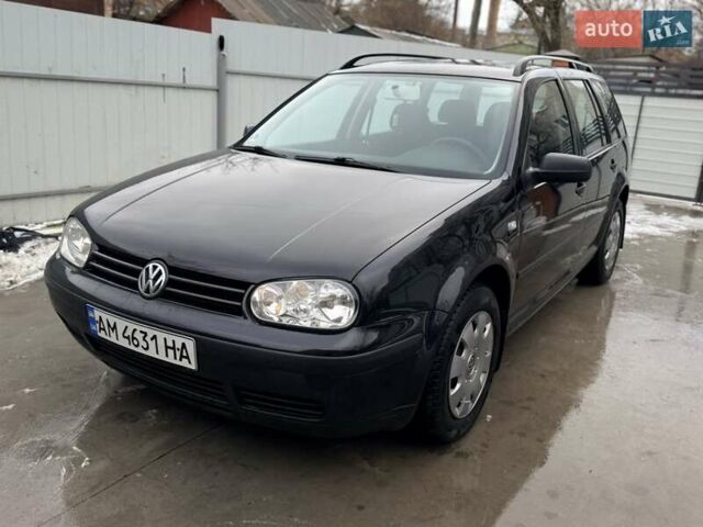 Черный Фольксваген Гольф, объемом двигателя 1.6 л и пробегом 297 тыс. км за 4300 $, фото 1 на Automoto.ua