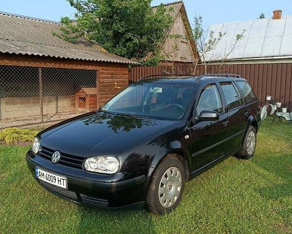 Черный Фольксваген Гольф, объемом двигателя 1.9 л и пробегом 299 тыс. км за 4700 $, фото 1 на Automoto.ua