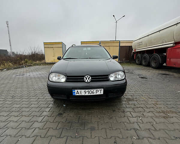Черный Фольксваген Гольф, объемом двигателя 1.6 л и пробегом 225 тыс. км за 4500 $, фото 1 на Automoto.ua