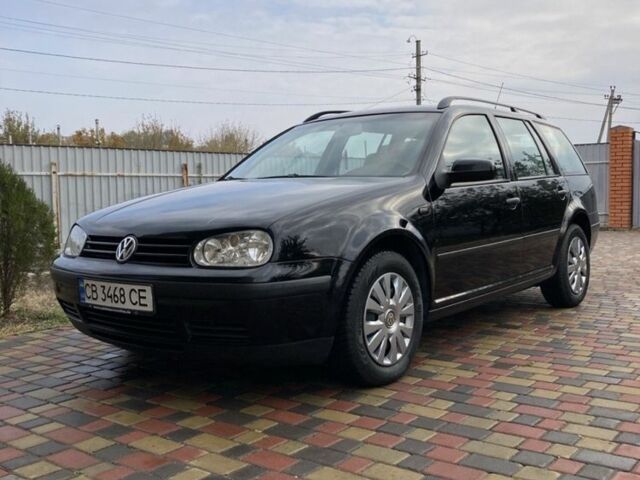 Черный Фольксваген Гольф, объемом двигателя 1.6 л и пробегом 285 тыс. км за 5550 $, фото 1 на Automoto.ua