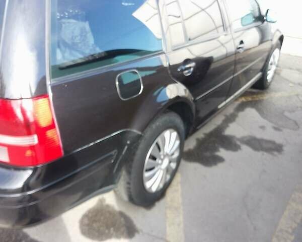 Черный Фольксваген Гольф, объемом двигателя 1.6 л и пробегом 314 тыс. км за 5600 $, фото 1 на Automoto.ua