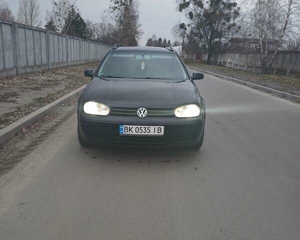 Чорний Фольксваген Гольф, об'ємом двигуна 1.6 л та пробігом 300 тис. км за 4300 $, фото 1 на Automoto.ua