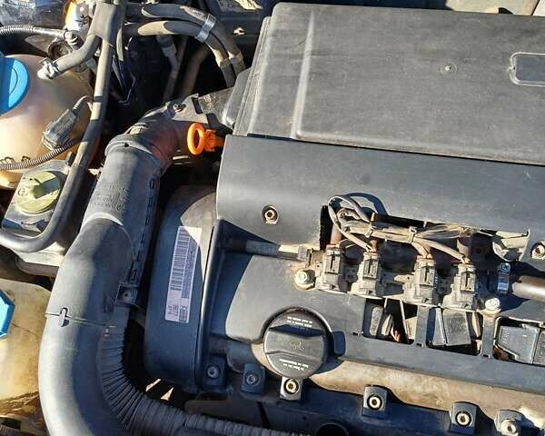 Чорний Фольксваген Гольф, об'ємом двигуна 1.39 л та пробігом 356 тис. км за 4100 $, фото 1 на Automoto.ua