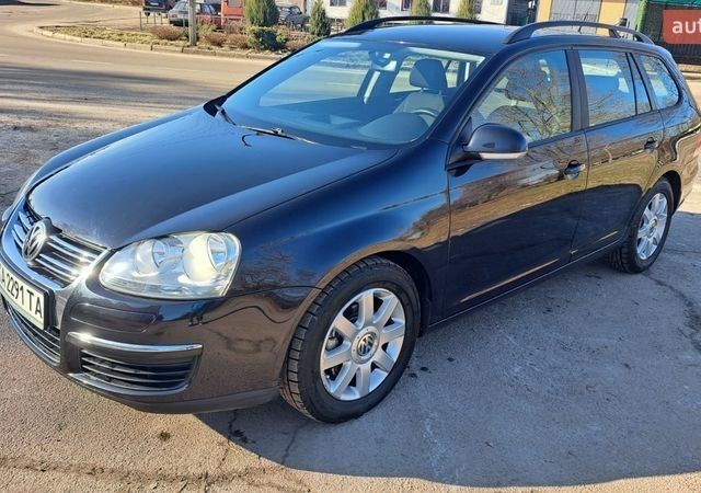 Черный Фольксваген Гольф, объемом двигателя 1.6 л и пробегом 214 тыс. км за 6100 $, фото 1 на Automoto.ua