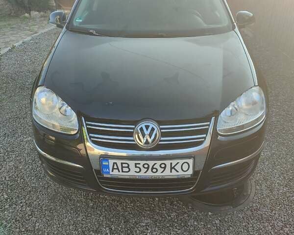 Черный Фольксваген Гольф, объемом двигателя 1.6 л и пробегом 240 тыс. км за 5700 $, фото 1 на Automoto.ua