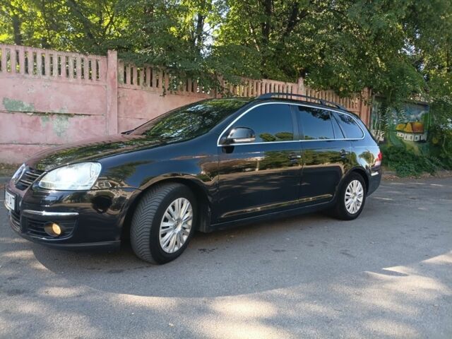 Черный Фольксваген Гольф, объемом двигателя 1.4 л и пробегом 267 тыс. км за 5502 $, фото 1 на Automoto.ua