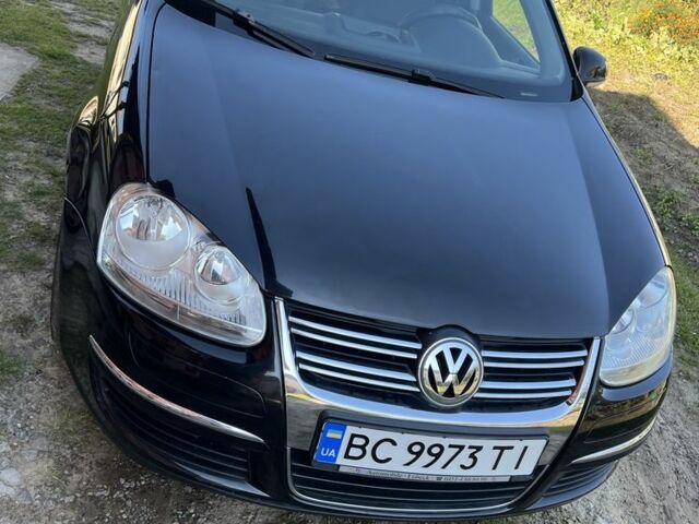 Черный Фольксваген Гольф, объемом двигателя 1.6 л и пробегом 250 тыс. км за 5600 $, фото 1 на Automoto.ua