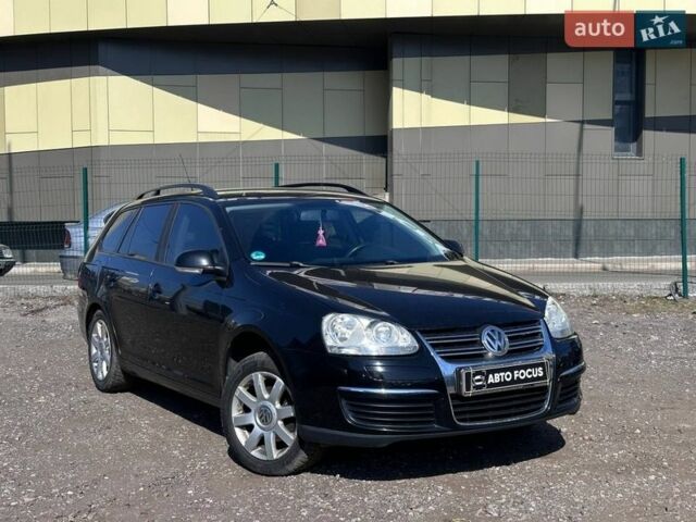 Черный Фольксваген Гольф, объемом двигателя 1.6 л и пробегом 221 тыс. км за 5990 $, фото 1 на Automoto.ua