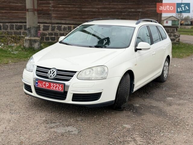 Черный Фольксваген Гольф, объемом двигателя 1.6 л и пробегом 266 тыс. км за 6500 $, фото 1 на Automoto.ua