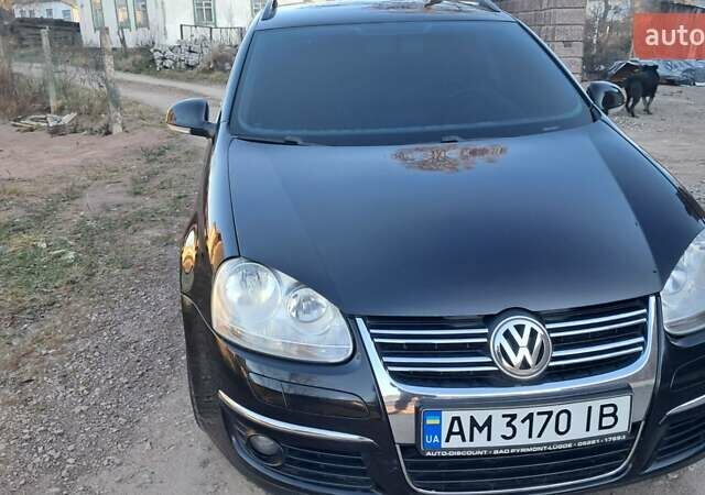 Черный Фольксваген Гольф, объемом двигателя 1.39 л и пробегом 253 тыс. км за 4999 $, фото 1 на Automoto.ua