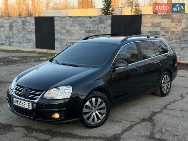 Черный Фольксваген Гольф, объемом двигателя 1.6 л и пробегом 221 тыс. км за 6500 $, фото 1 на Automoto.ua