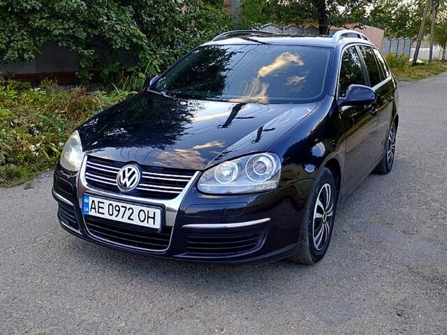 Черный Фольксваген Гольф, объемом двигателя 1.4 л и пробегом 265 тыс. км за 4800 $, фото 1 на Automoto.ua