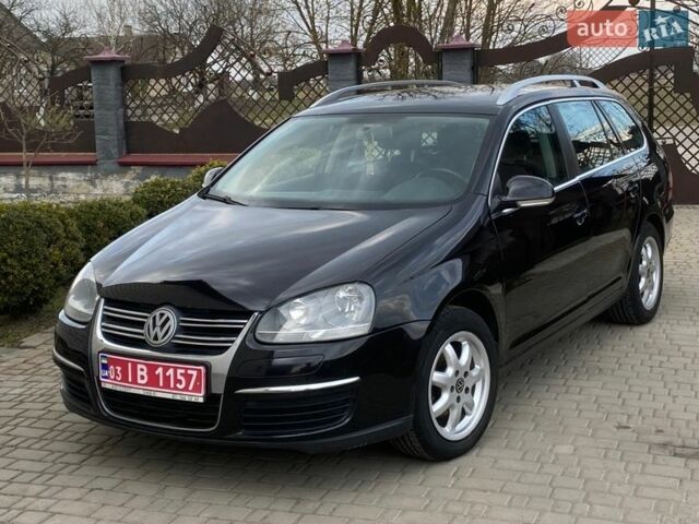 Черный Фольксваген Гольф, объемом двигателя 1.6 л и пробегом 273 тыс. км за 5600 $, фото 1 на Automoto.ua