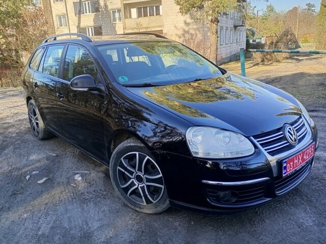 Черный Фольксваген Гольф, объемом двигателя 1 л и пробегом 200 тыс. км за 5600 $, фото 1 на Automoto.ua